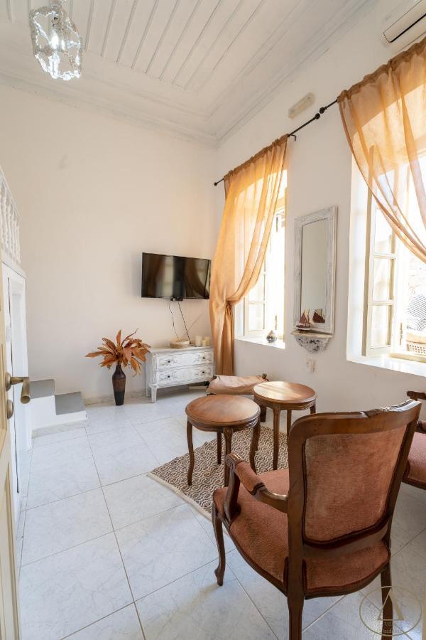 Mansion House Villa Chalki Town Екстериор снимка