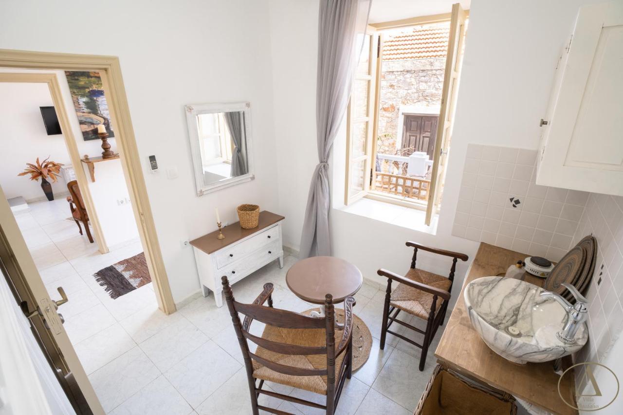 Mansion House Villa Chalki Town Екстериор снимка