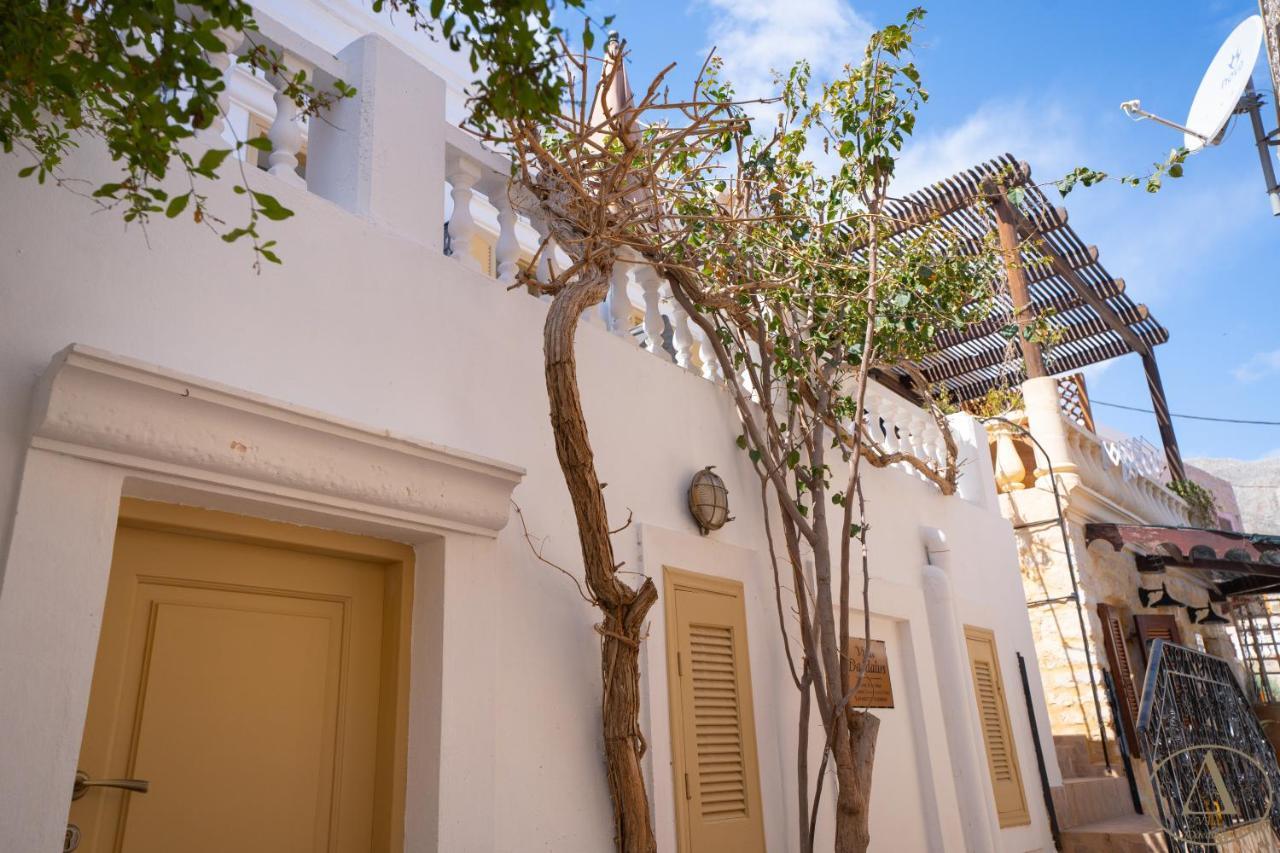 Mansion House Villa Chalki Town Екстериор снимка