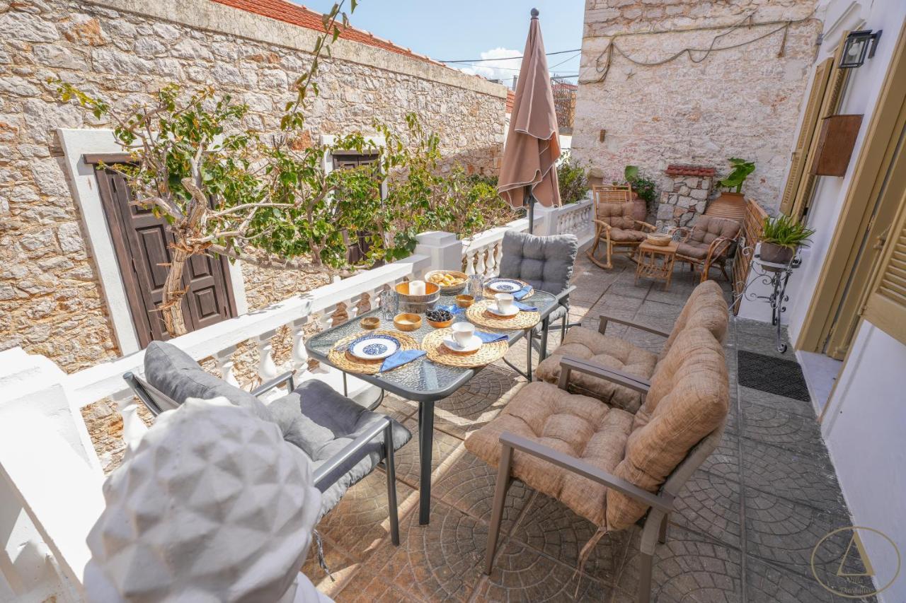 Mansion House Villa Chalki Town Екстериор снимка
