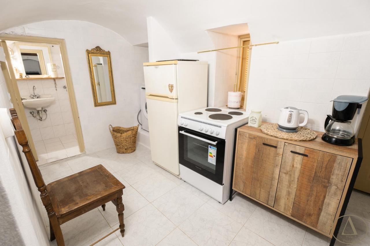 Mansion House Villa Chalki Town Екстериор снимка