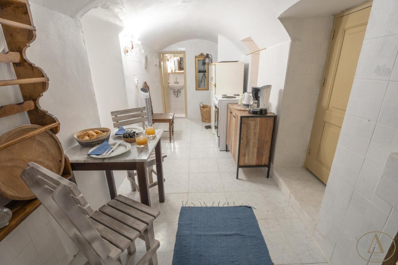 Mansion House Villa Chalki Town Екстериор снимка